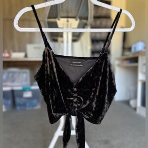 urban outfitters black velvet cropped tank 🖤✨